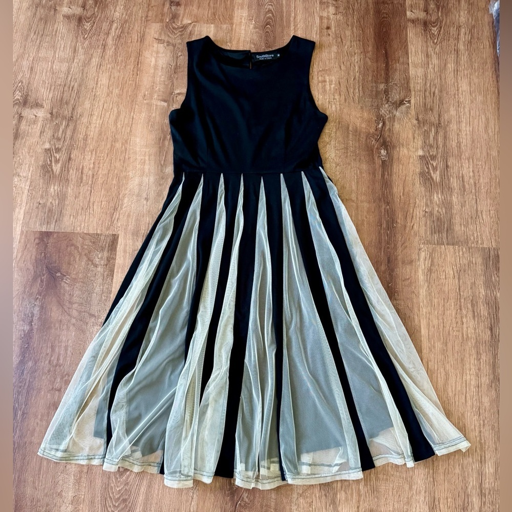 Elegant Black and Cream Women's Dress size medium